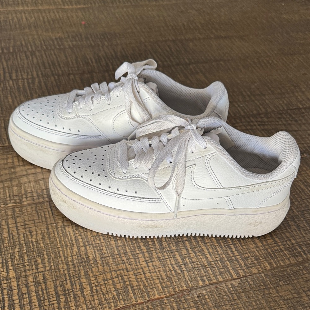 Nike White Athletic Shoes - Size 5.5